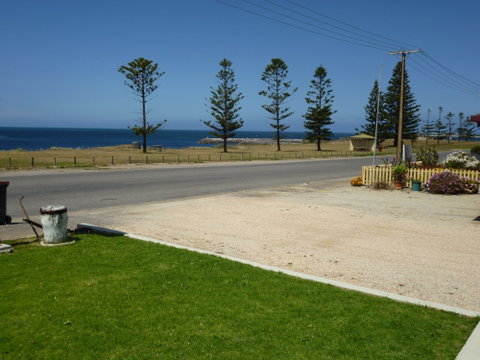 Anchors Away - Accommodation Gladstone 0