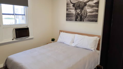 Argyle Hotel - Accommodation Gladstone 2