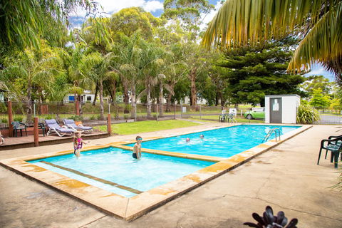 Blue Lake Holiday Park - Accommodation Gladstone 2