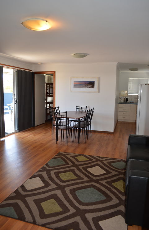 Busselton Holiday Village - Accommodation Gladstone 2