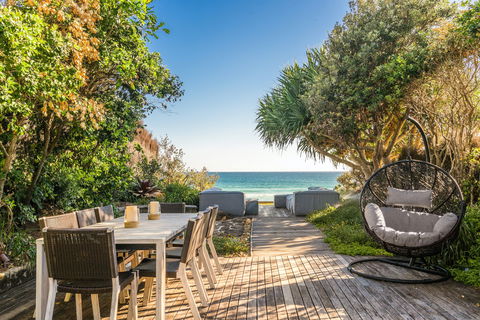Byron Beachfront Villa - Accommodation Gladstone 0