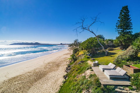 Byron Beachfront Villa - Accommodation Gladstone 2