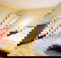 Chrismont Guest House - Accommodation Gladstone
