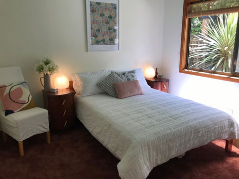 Coastal Garden Shack - Accommodation Gladstone 2