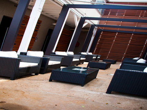 Crossroads Hotel - Accommodation Gladstone 0