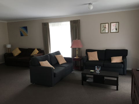 Dartmouth Motor Inn - Accommodation Gladstone 2