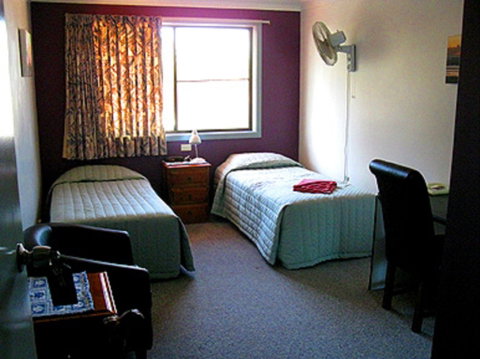 Edge Guest Rooms - Accommodation Gladstone 0