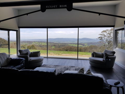 Hickory Moon - Accommodation Gladstone 2