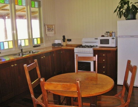 McLennans Lane River Retreat - Accommodation Gladstone 0