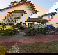 McNevins Warwick Motel and Gunyah Restaurant - Accommodation Gladstone