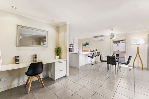 Mount Gambier Apartments - City Fringe Apartment A - Accommodation Gladstone 2