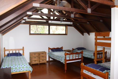 Salty Towers - Accommodation Gladstone 2