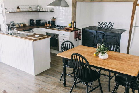 The Cook's House - Accommodation Gladstone 1