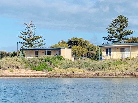 Venus Bay Beachfront Tourist Park - Accommodation Gladstone 2