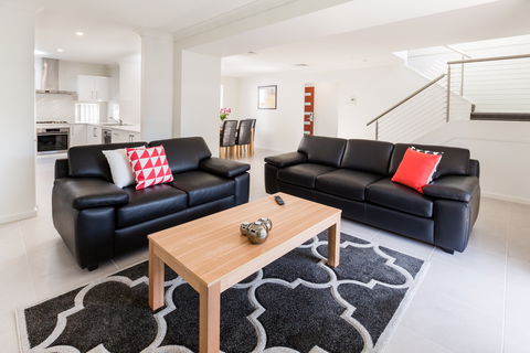 Wallsend Executive Apartments - Accommodation Gladstone 1