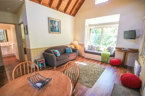Alpine Arnica Cottages - Accommodation Gladstone 2
