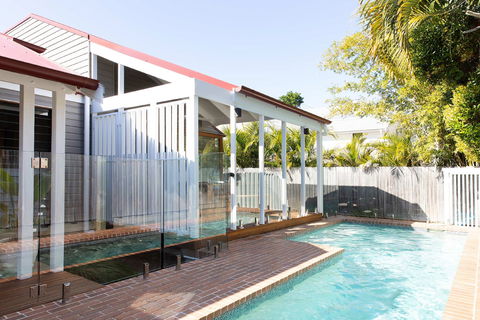Bacchus - Accommodation Gladstone 2