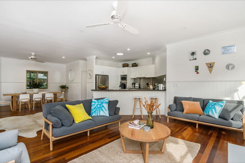 Barefoot Lane - Accommodation Gladstone 0
