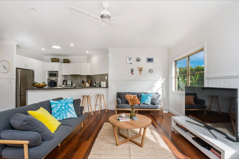 Barefoot Lane - Accommodation Gladstone 1