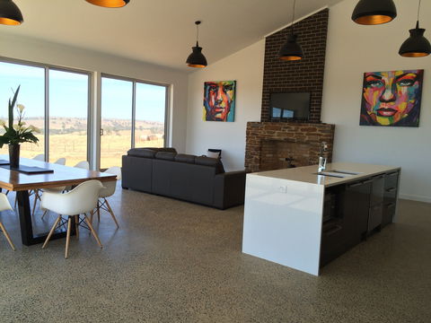 Bella Vista Farm House - Adelaide Hills - Accommodation Gladstone 1