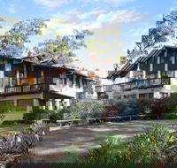 Chalet Swisse Spa Retreat - Accommodation Gladstone