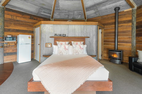 Eagle View Escape - Accommodation Gladstone 2