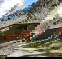 Grove Creek cabins - Accommodation Gladstone