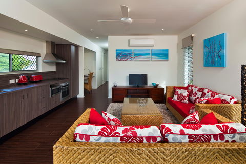 Island Villas And Apartments - Accommodation Gladstone 2