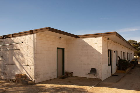 Kimba Units - Apartment 5 - Accommodation Gladstone 1