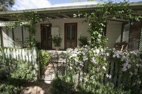 Laidlaw Cottage - Accommodation Gladstone 1