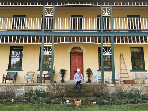 Stanton Farmhouse - Accommodation Gladstone 2