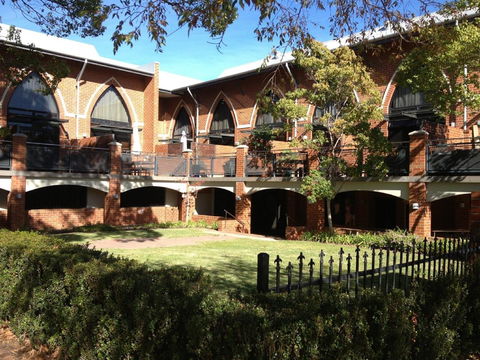 Staywest Apartments - Accommodation Gladstone 1