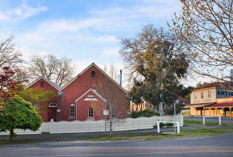 Sunday House - Maldon - Accommodation Gladstone 2