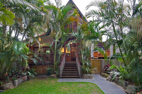 The Longhouse - Accommodation Gladstone 0