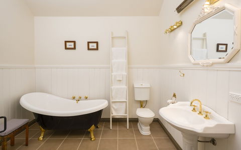 Timboon House & Stables - Accommodation Gladstone 1