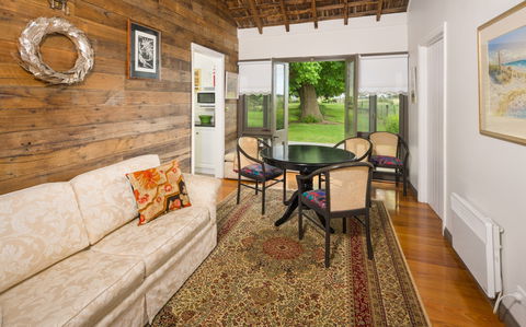 Timboon House & Stables - Accommodation Gladstone 2