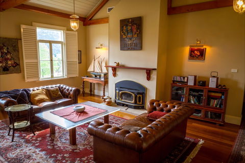 Tizzana Winery Bed And Breakfast - Accommodation Gladstone 1