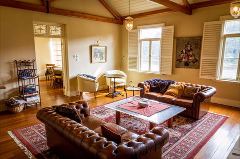 Tizzana Winery Bed And Breakfast - Accommodation Gladstone 2