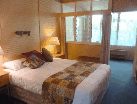 Tallow Beach Motel - Accommodation Gladstone 1