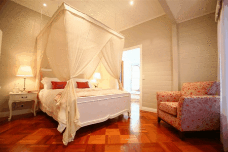 Byron Blisshouse - Carlyle House - Accommodation Gladstone 0
