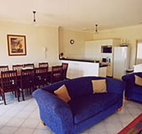 A Beachfront Villa Rockingham - Accommodation Gladstone