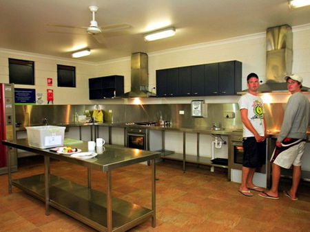 Blue Reef Backpackers - Accommodation Gladstone 1