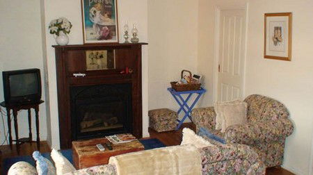 Albury Cottages - Accommodation Gladstone 4