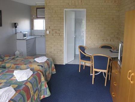 The Jetty Resort - Accommodation Gladstone 2
