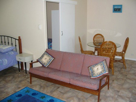 JJ's Holiday Cottages - Mitchell Street - Accommodation Gladstone 2