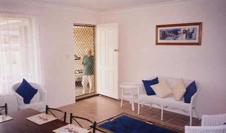 JJ's Holiday Cottages - Butler Street - Accommodation Gladstone 1