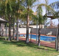 Merredin Caravan Park  Av-A-Rest Village - Accommodation Gladstone