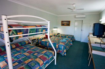 Stainsby On Marsh - Accommodation Gladstone 2