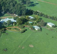 Harvey Hills Farmstay Chalets - Accommodation Gladstone