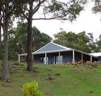 Vista Ridge Estate - Top Paddock Cottage - Accommodation Gladstone